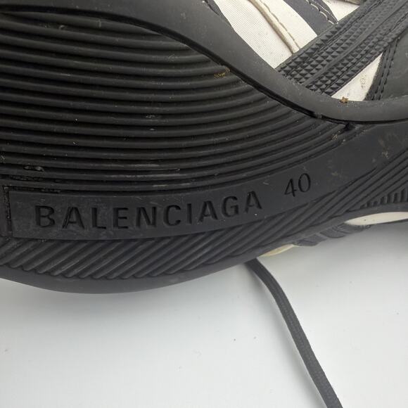 Athletic_Shoes